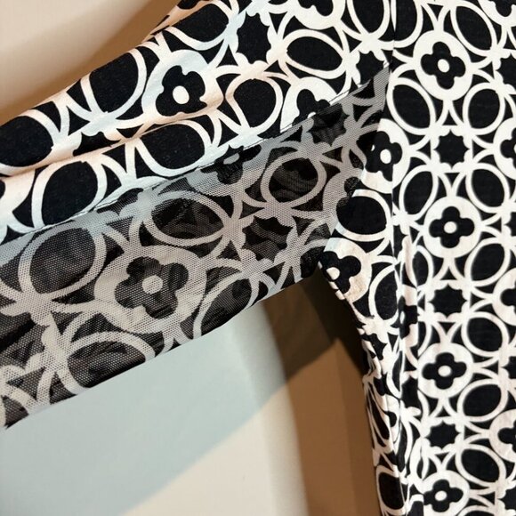 IKBUL black and white patterned half zip vented golf top - Picture 4 of 6